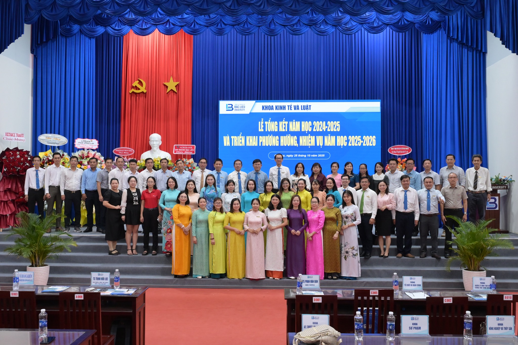 KHOA KINH TẾ VÀ LUẬT TỔ CHỨC LỄ TỔNG KẾT NĂM HỌC 2024–2025 VÀ TRIỂN KHAI KẾ HOẠCH NĂM HỌC 2025–2026